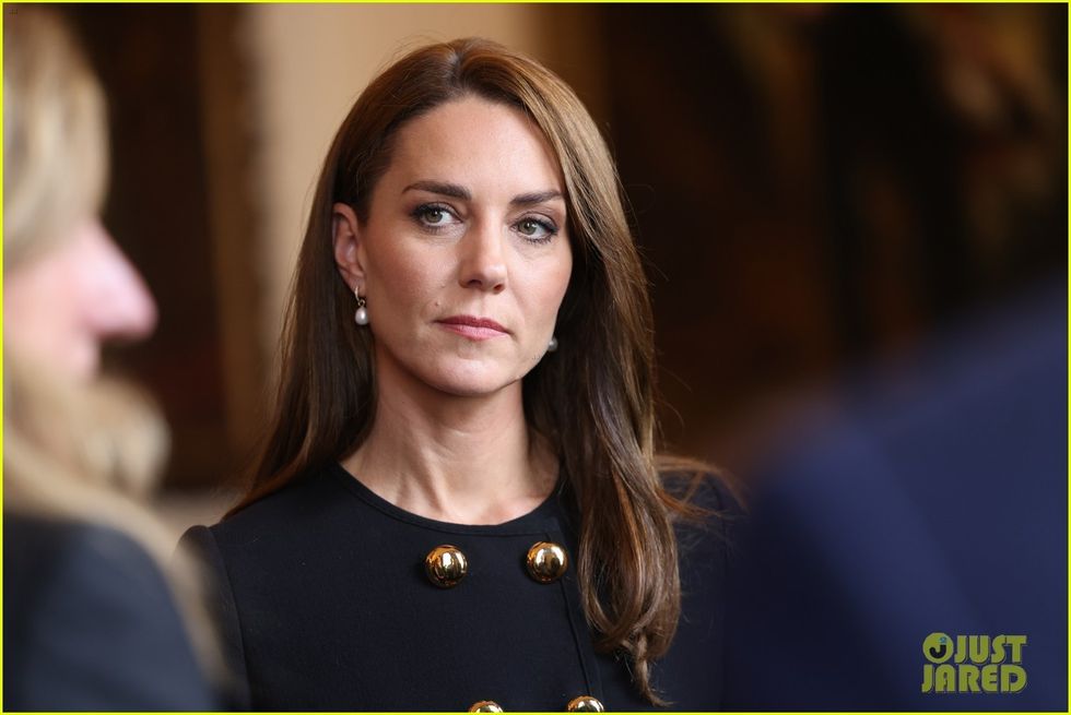 kate middleton prince william meet staffers 27