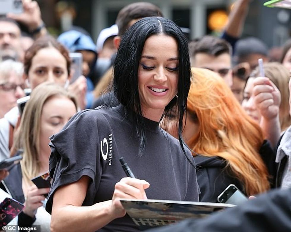 Katy filloi të ngacmonte muzikën e re në fund të qershorit dhe kënga e plotë dhe videoja shoqëruese u shfaqën së bashku më 11 dhe 12 korrik; Katy u pa në Londër më 25 korrik