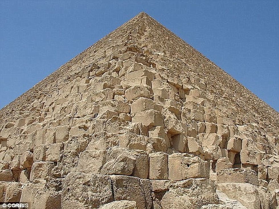Keshtu mund te jene bartur gurte e piramides foto 3(1)