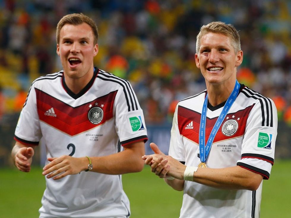 Kevin Grosskreutz e ka ftuar mikun e tij Bastian Schweinsteiger t'i bashkohet Suttgartit në Bundesliga 2.