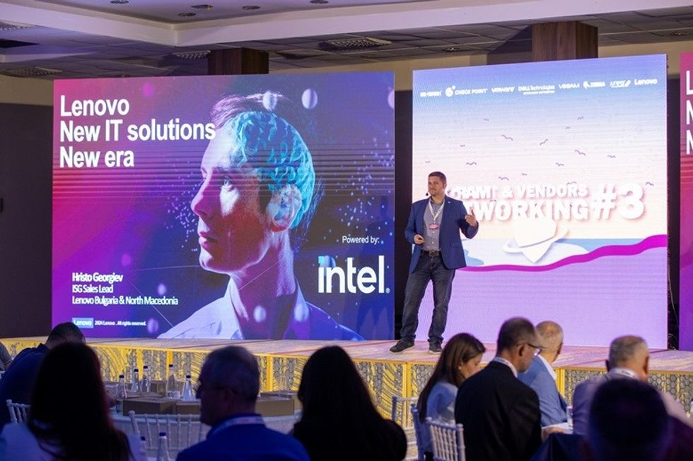 Христо Георгиев претставник за продажба Lenovo