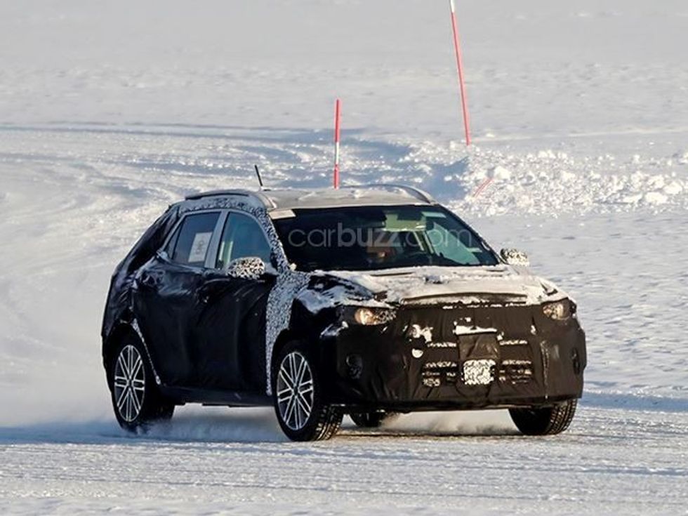 Kia e re testohet në sipërfaqen e ngrirë të liqenit foto 3