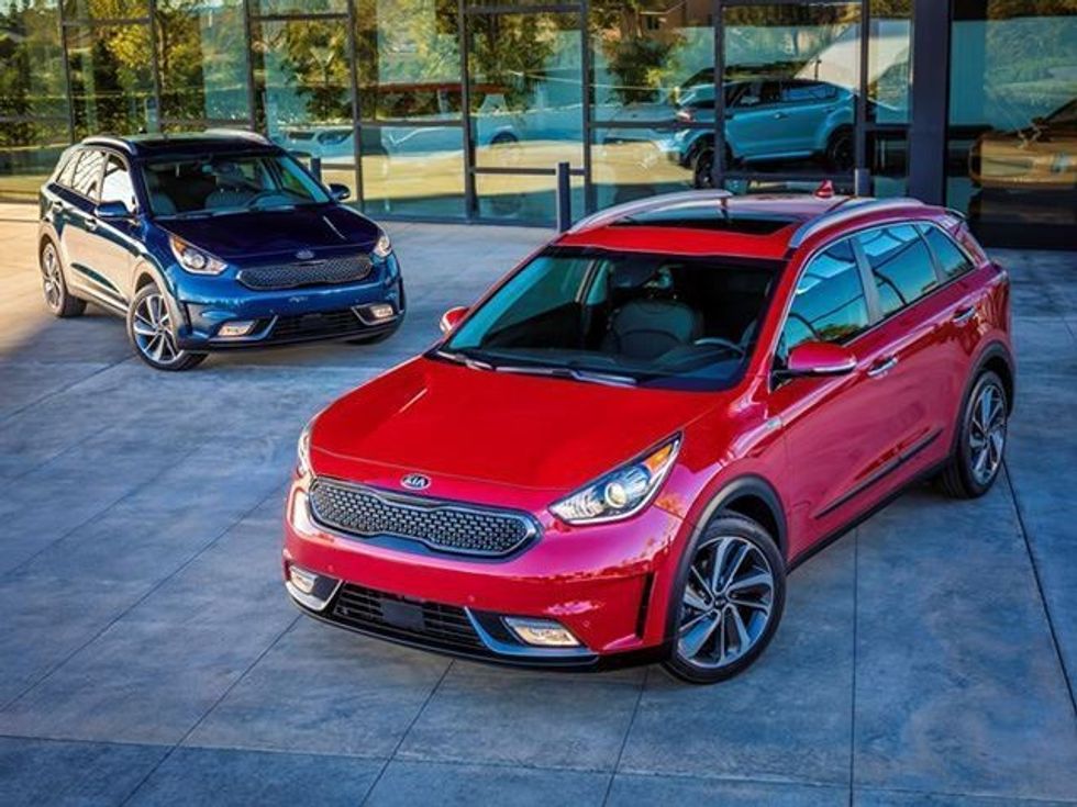 Kia sfidon Toyota Prius me hibridin Niro foto 6