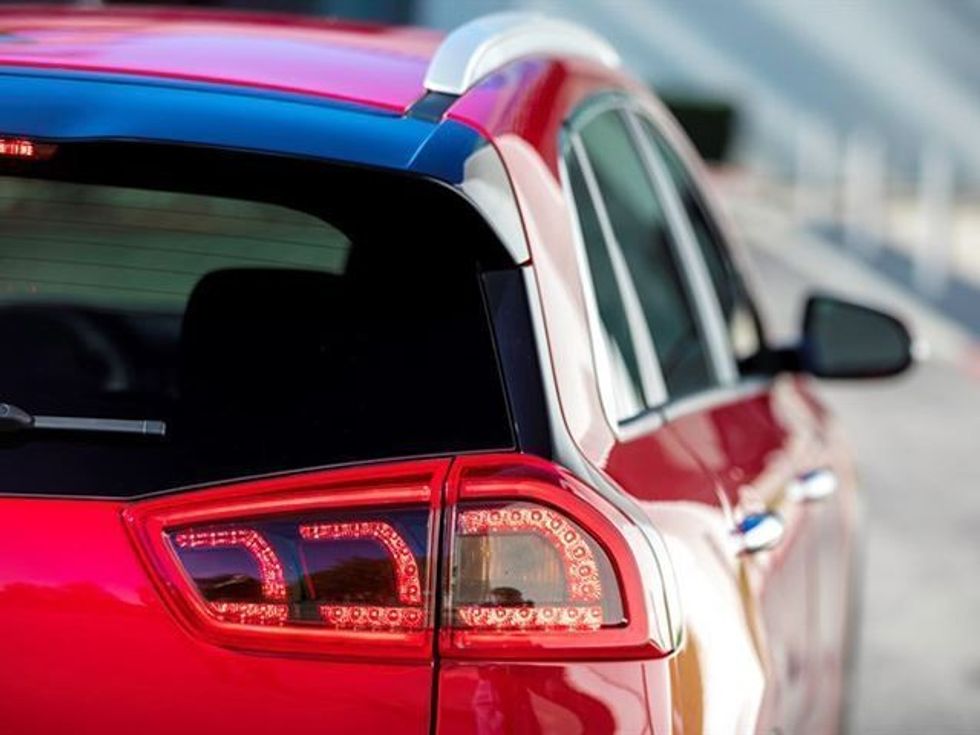 Kia sfidon Toyota Prius me hibridin Niro foto 7