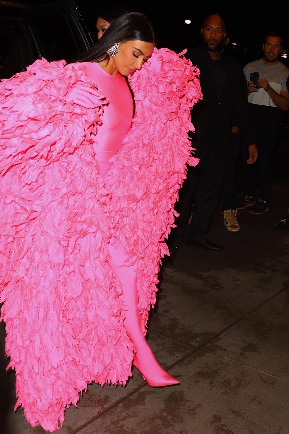 kim kardashian stuns in all pink as she arrives at the snl after party in new york city 091021 9