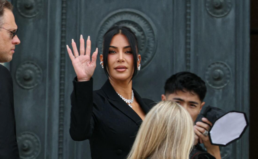 Kim Kardashian fajëson ChatGPT për dështimin në provimin e jurisprudencës: Shpesh jep përgjigje të gabuara
