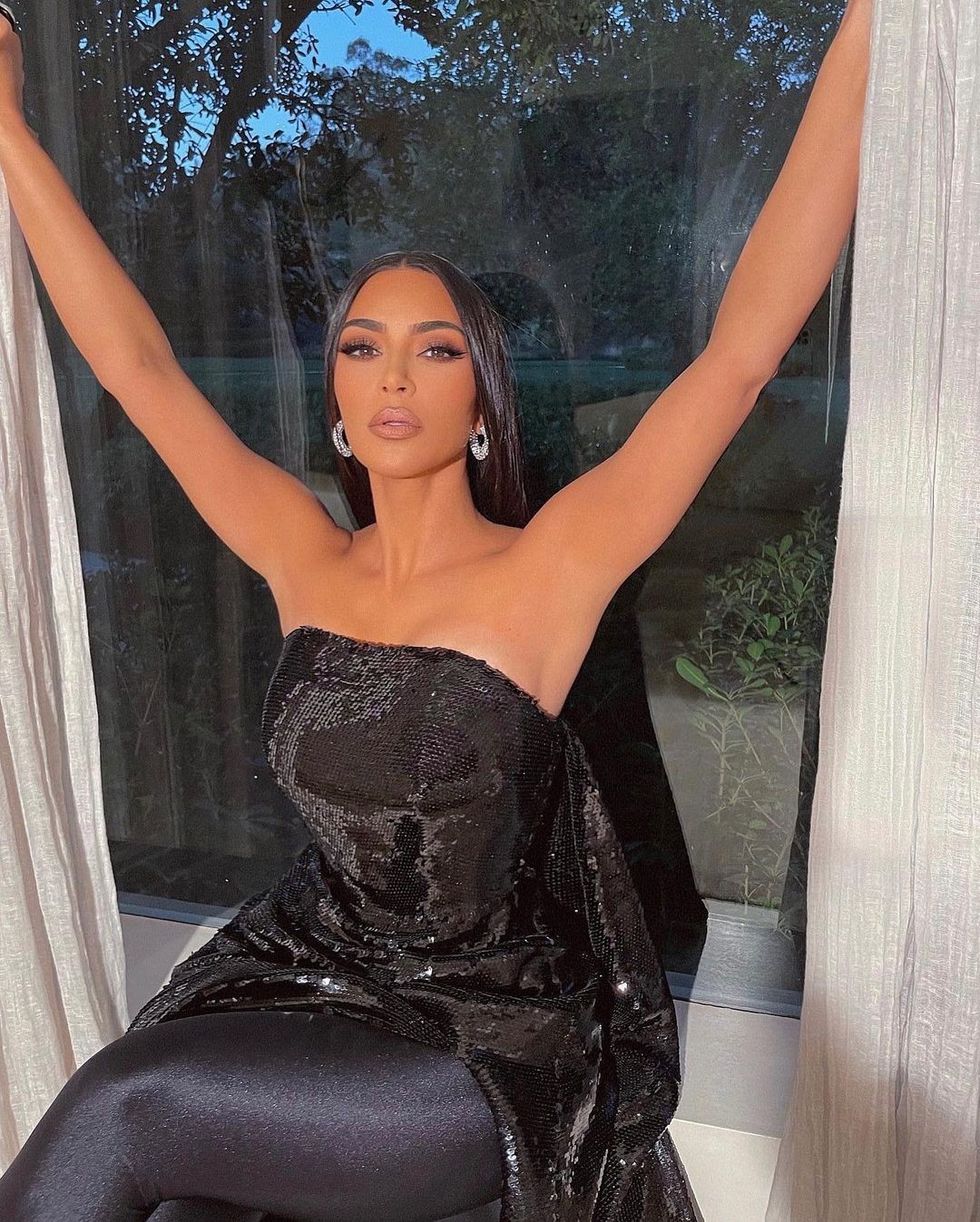 kimkardashian 262656084 595168678370878 7105516119601737003 n