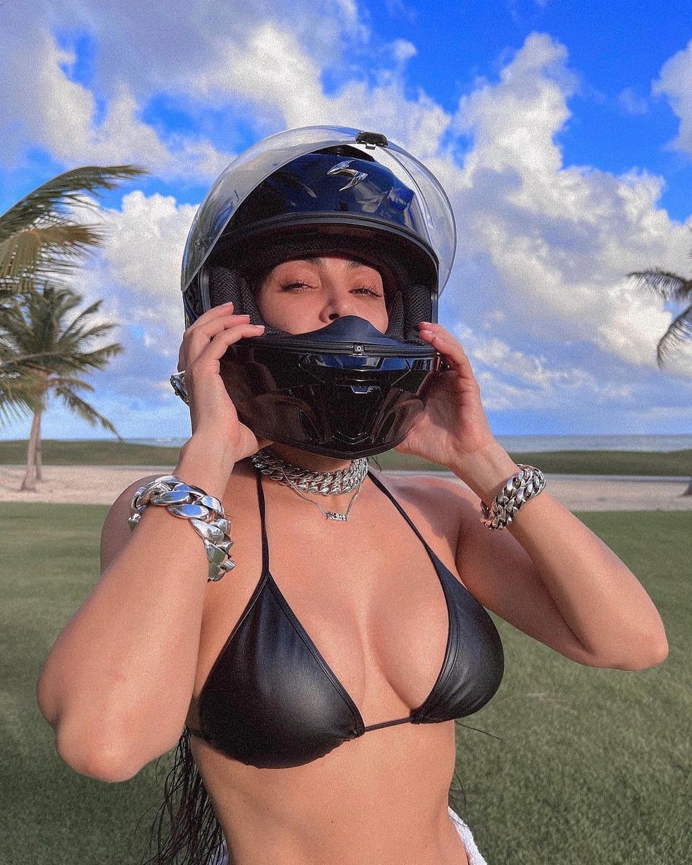 kimkardashian 275331846 307898188014944 3114342843152129058 n