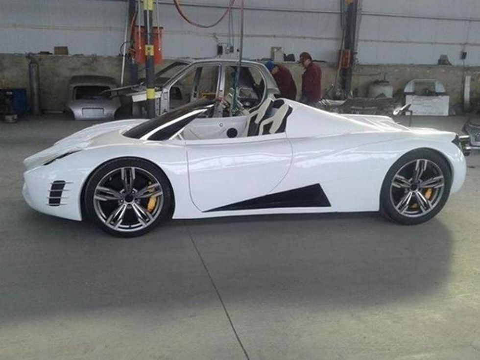 Kinezët prodhojnë imitimin e Pagani Huayra që ka vetëm katër kuajfuqi foto 3