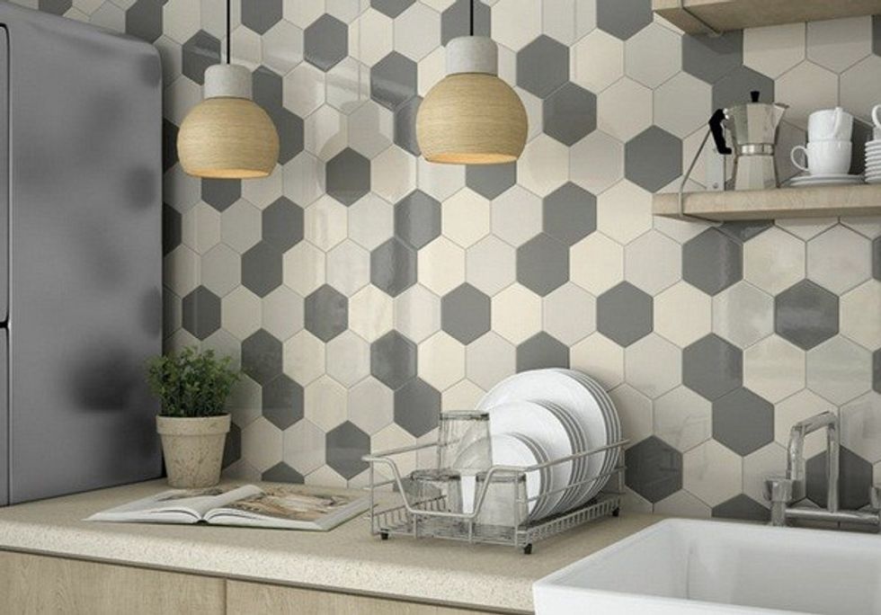 kitchen-wall-tiles-precipitated-tiles-hanging-lamp-plant