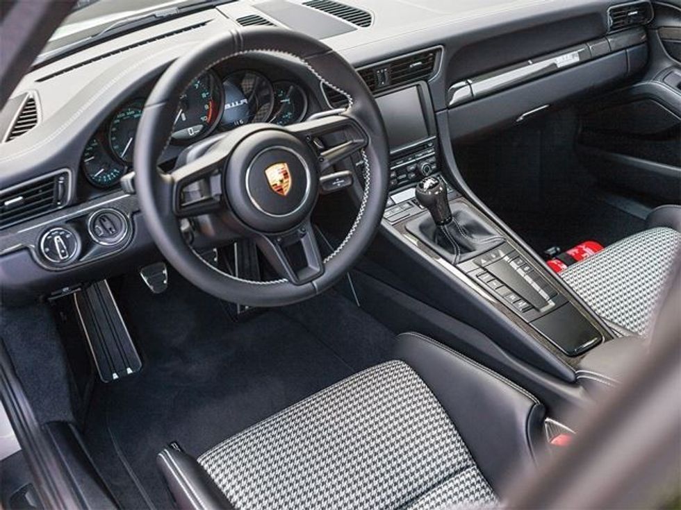 Kjo Porsche 911 mund të shitet për më se një milionë euro foto 8