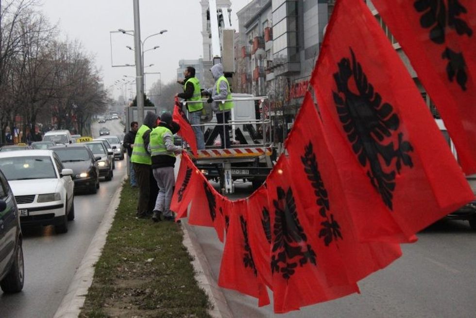 kkkk-_1480086182-1034377