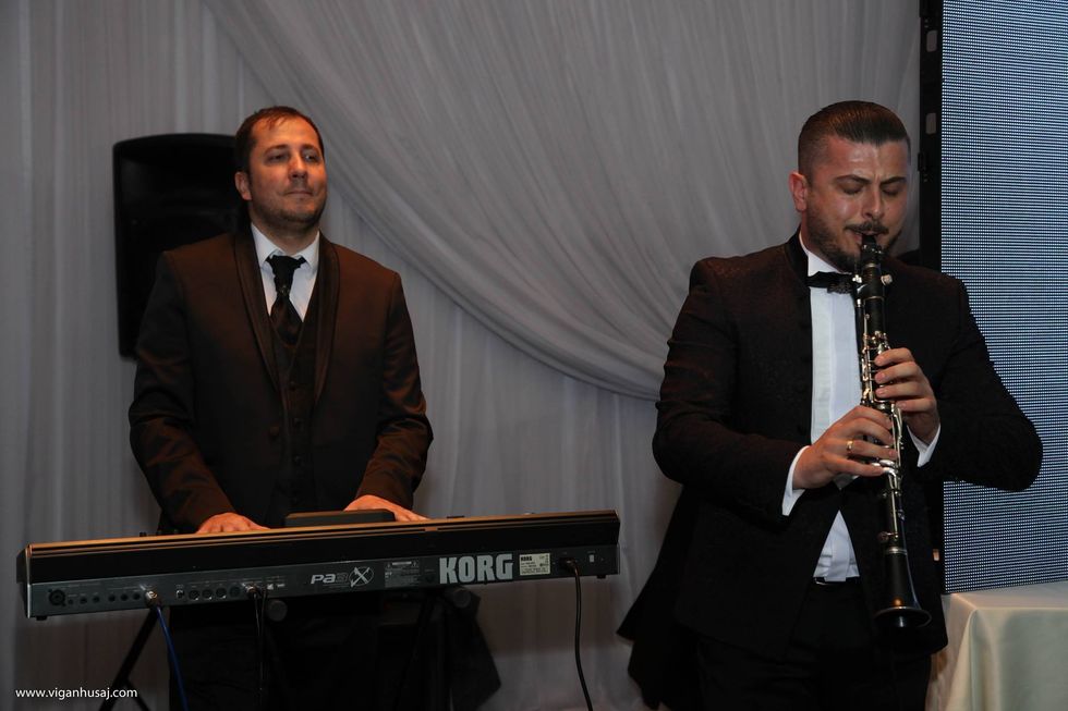 Klarinetisti Sei gjatë perforomancës në 26 vjetorin e karrierës së tij. Hotel