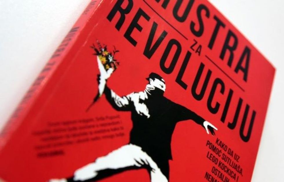 kniga_mustra_za_revolutsija2-