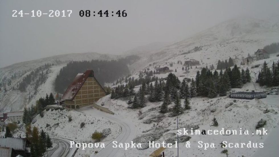 Kodra e diellit me borë