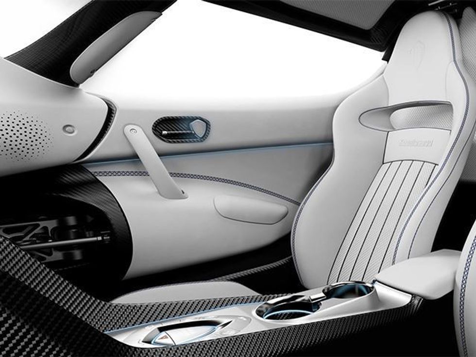 Koenigsegg nderon këngëtarin Prince më këtë makinë rozë foto 5