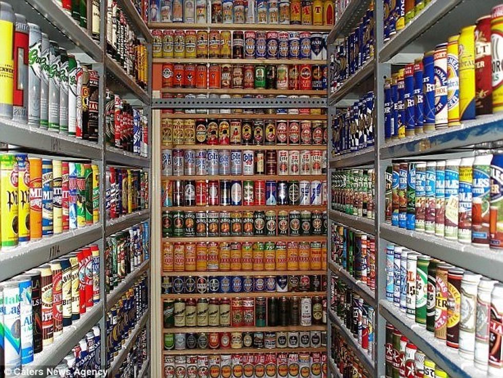 Koleksionin e kanaçeve të birrës që e mblodhi për 42 vjet gruaja po e detyron ta ve ne shitje foto 3