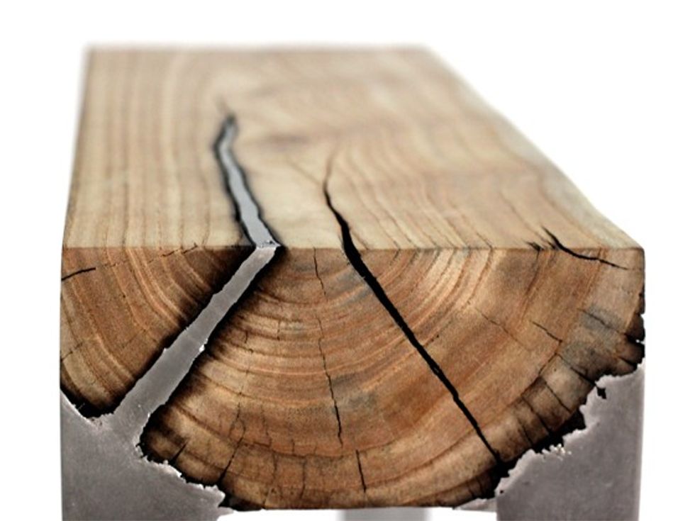 Kombinimi i aluminit te shkrire dhe drurit per te krijuar orendi foto 6