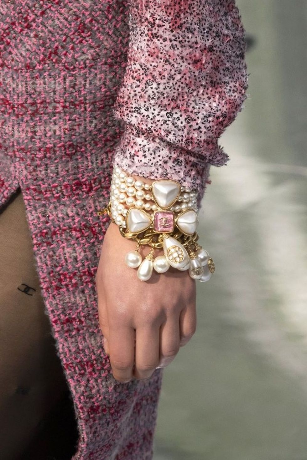 Kombinimi i arit me perlen