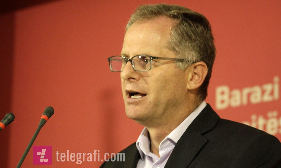 Konference vetevendosje Besnik Bislimi foto Ridvan Slivova e1546934843546