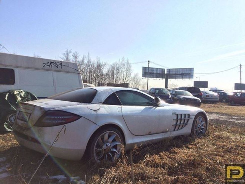 Konfiskohet Mercedes Benz SLR McLaren lihet i braktisur per gjashte vjet foto 3