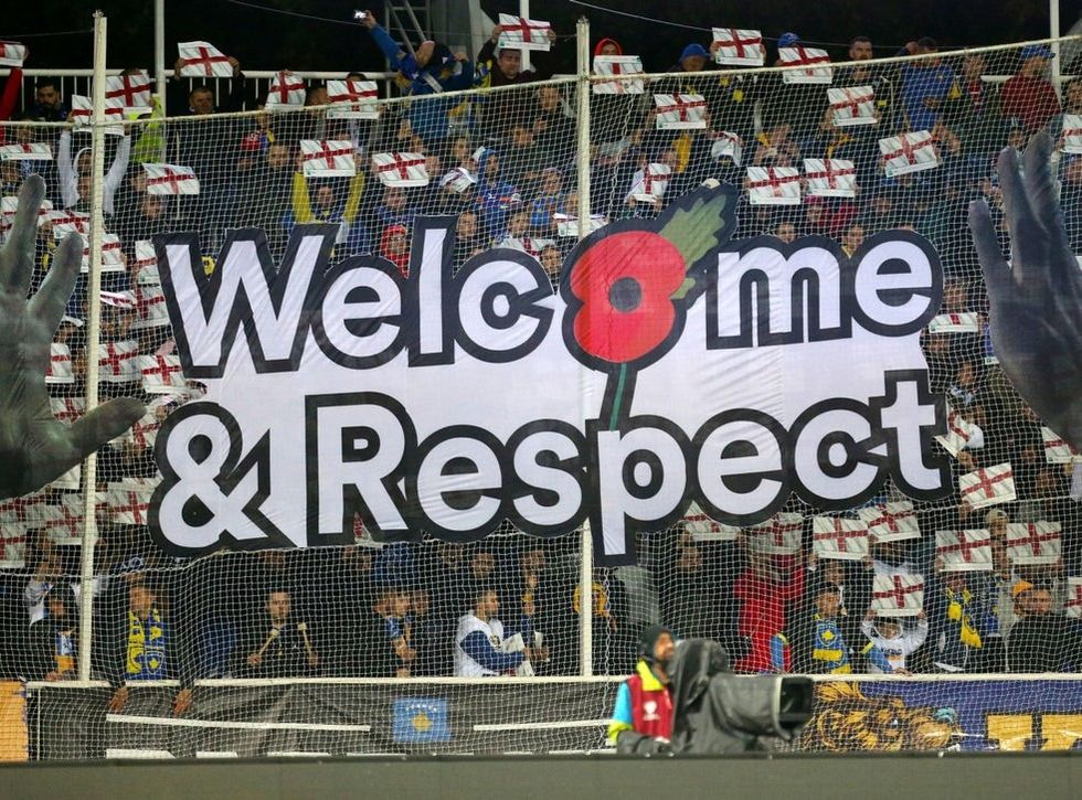 kosovo vs england fans