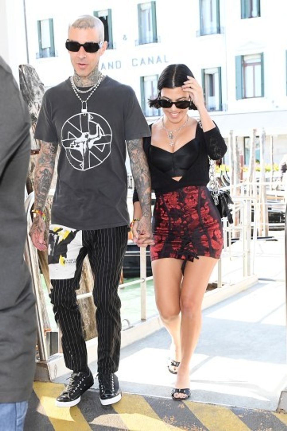 kourtney kardashian travis barker 26