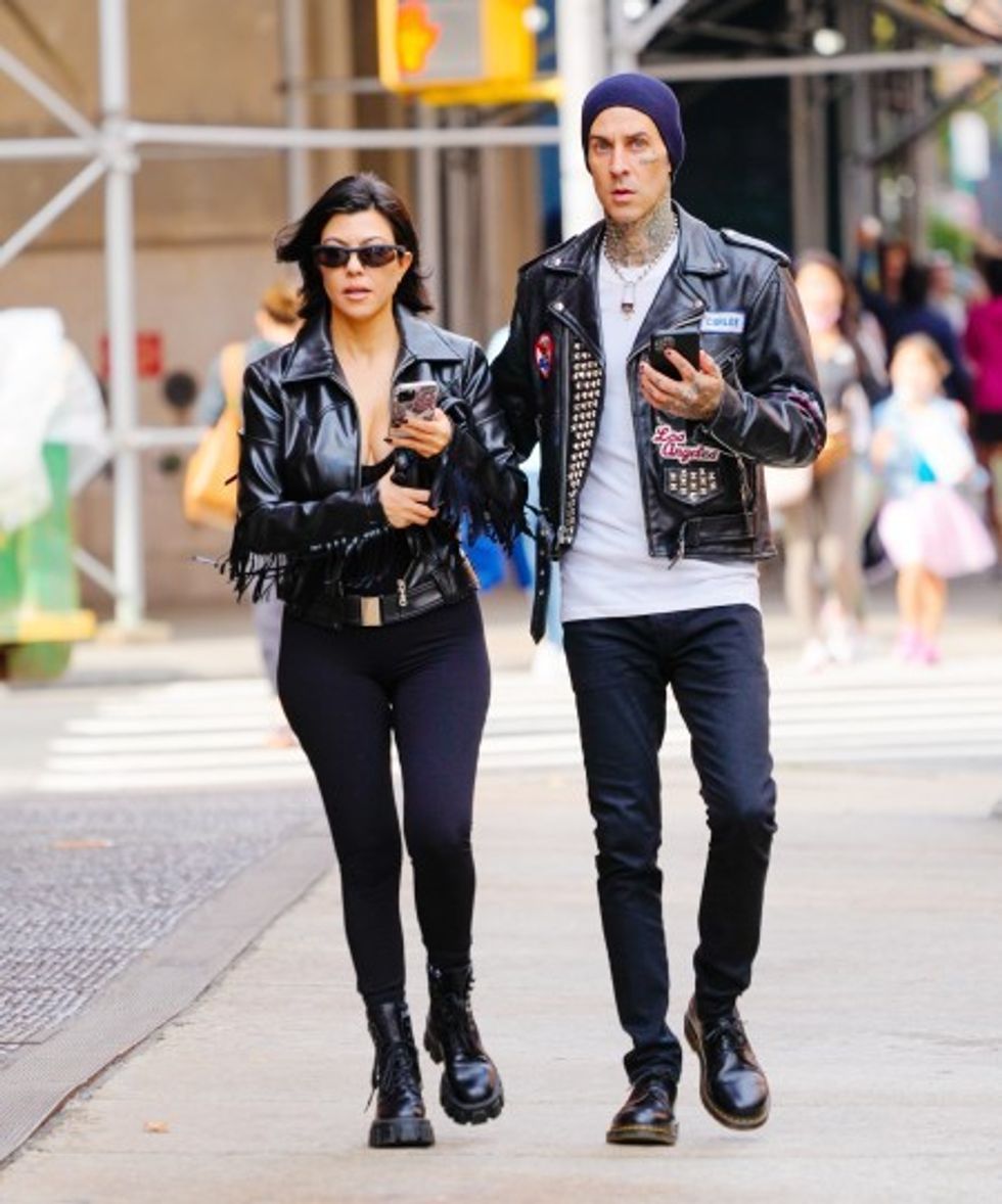 kourtney kardashian travis barker 3