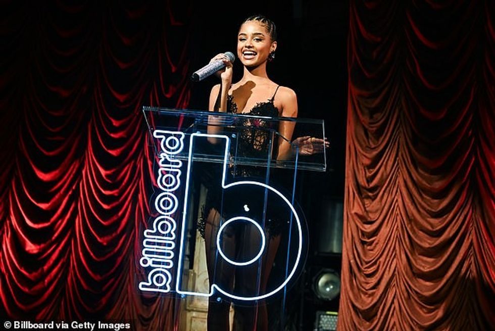 Krijuesja e hiteve të ujit, 22 vjeçe, u ndez teksa pranoi me dashamirësi çmimin Global Impact