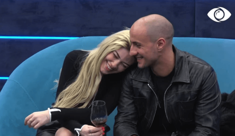 Kristi dhe Keisi ne momente intime puthen ne buze Insajderi.org