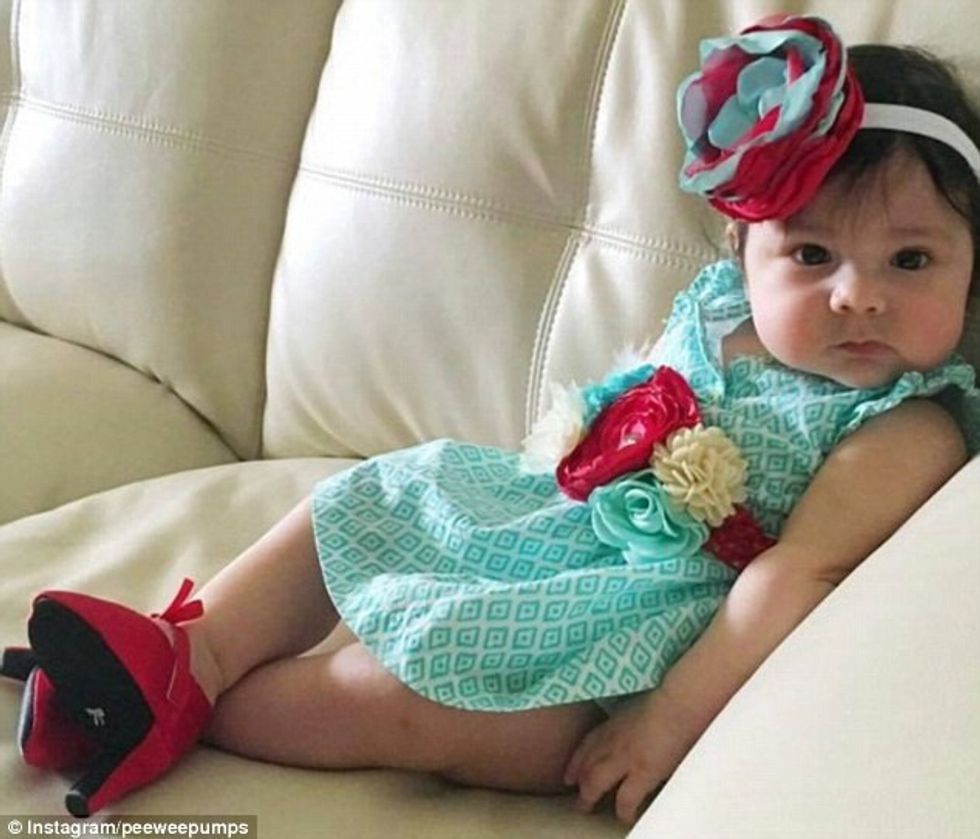 Kritika për kompaninë që krijoi këpucë me takë për bebe foto 4