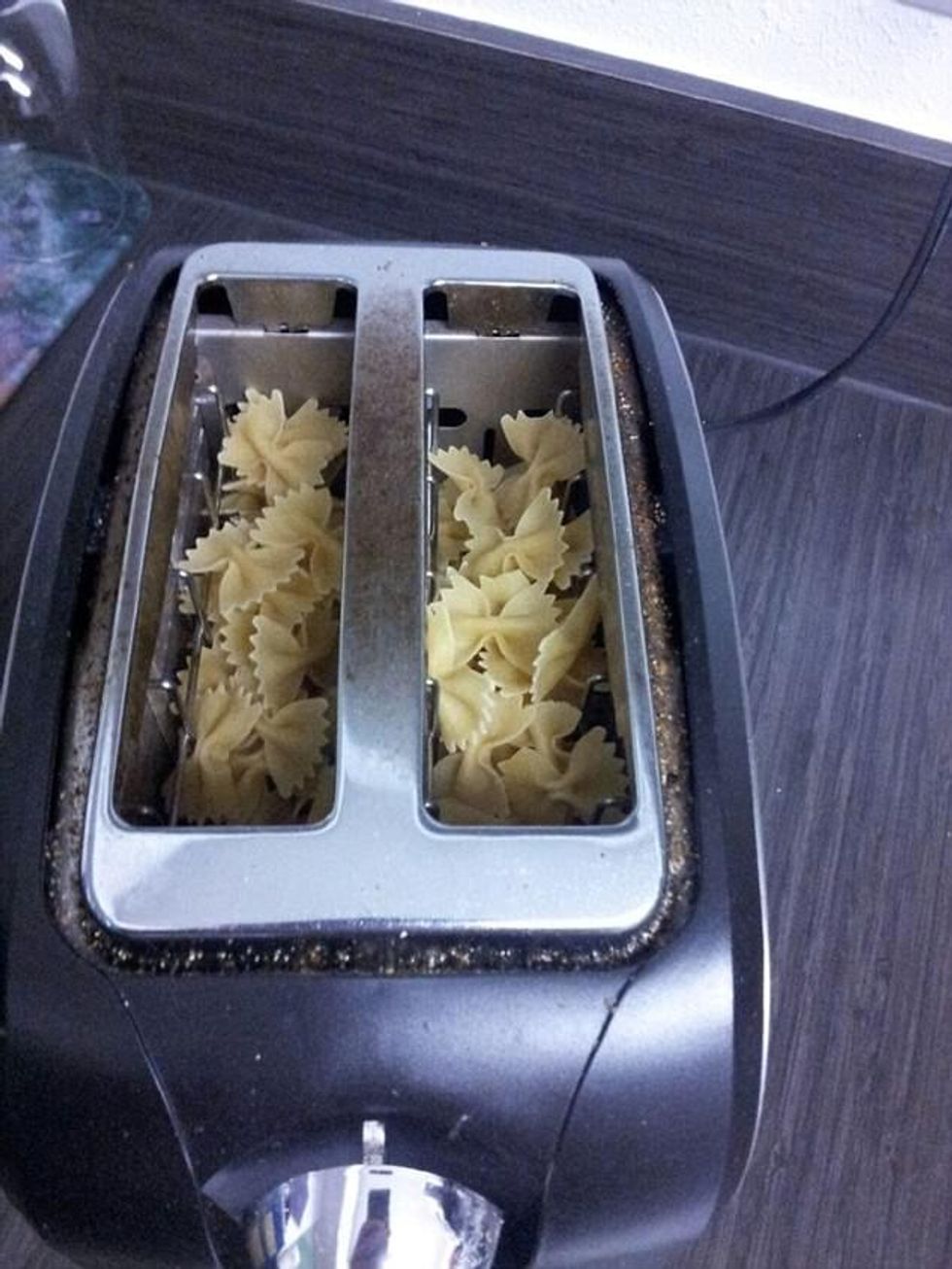 Kryen veprime të çuditshme derisa ishin të dehur dhe më pas i shfaqën në rrjetin social foto 3