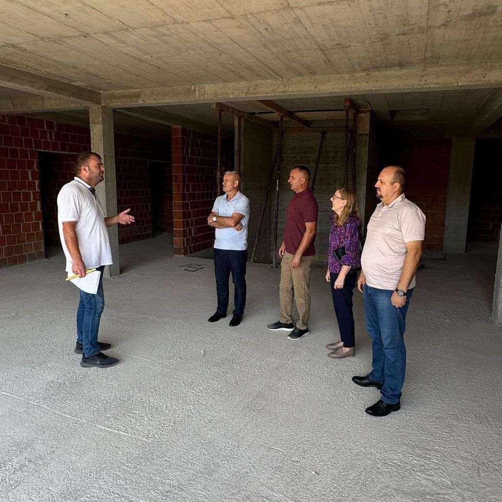 kryetari elezaj me zyrtaret komunale