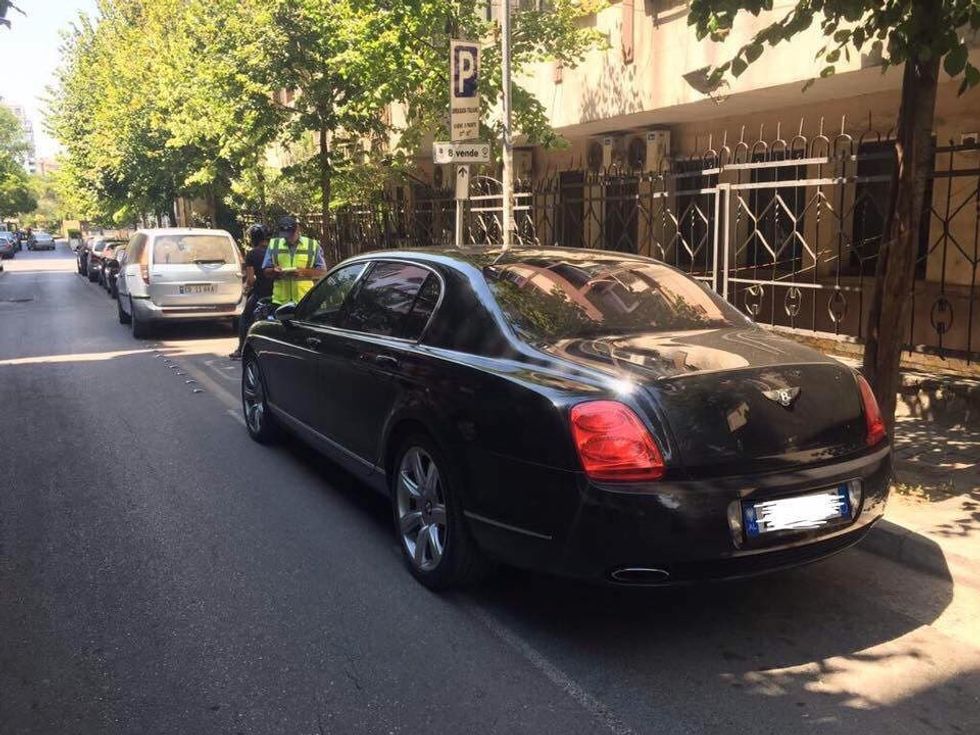 Kryetari Tiranës i gëzohet veturave të parkuara pa leje me parate e gjobave ndertojme shkolla foto 4