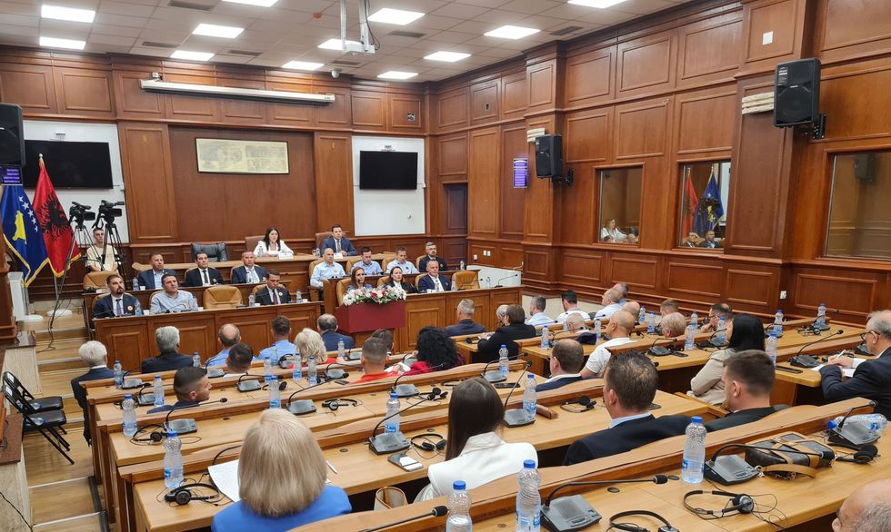 Kuvendi i Prizrenit seanca solemne Dita e Clirimit 1