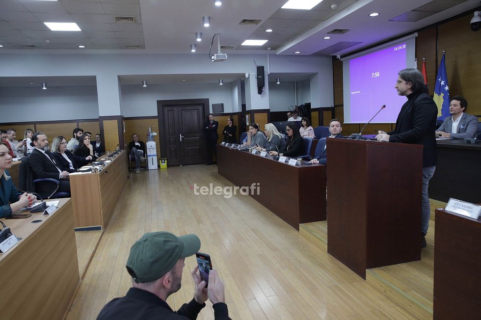 Kuvendi Komunal i Prishtines seance te jashtezakonshme per Badovcin foto Ridvan Slivova 26