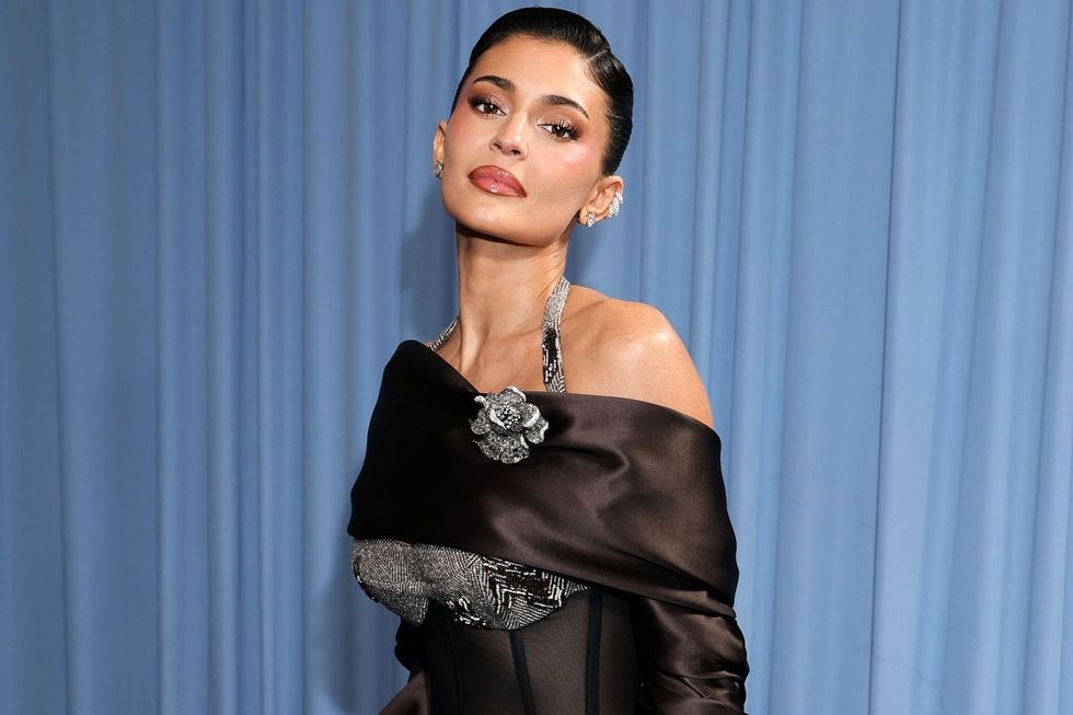 Kylie Jenner foli për shtatzëninë e saj të vështirë dhe ndërlikimet që i shkaktuan probleme serioze