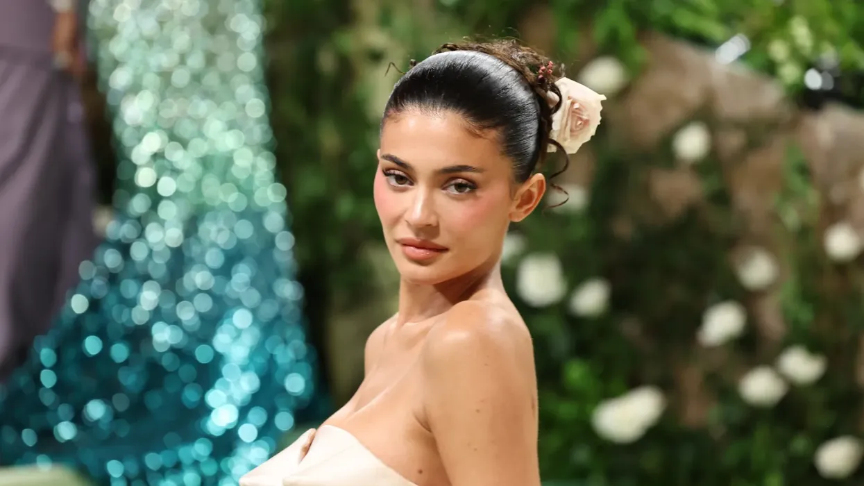 Kylie Jenner për thashethemet e shtatzënisë: Jam mësuar që njerëzit krijojnë kaq shumë rrëfime dhe nuk më intereson Kylie Jenner për thashethemet e shtatzënisë: Jam mësuar që njerëzit krijojnë kaq shumë rrëfime dhe nuk më intereson