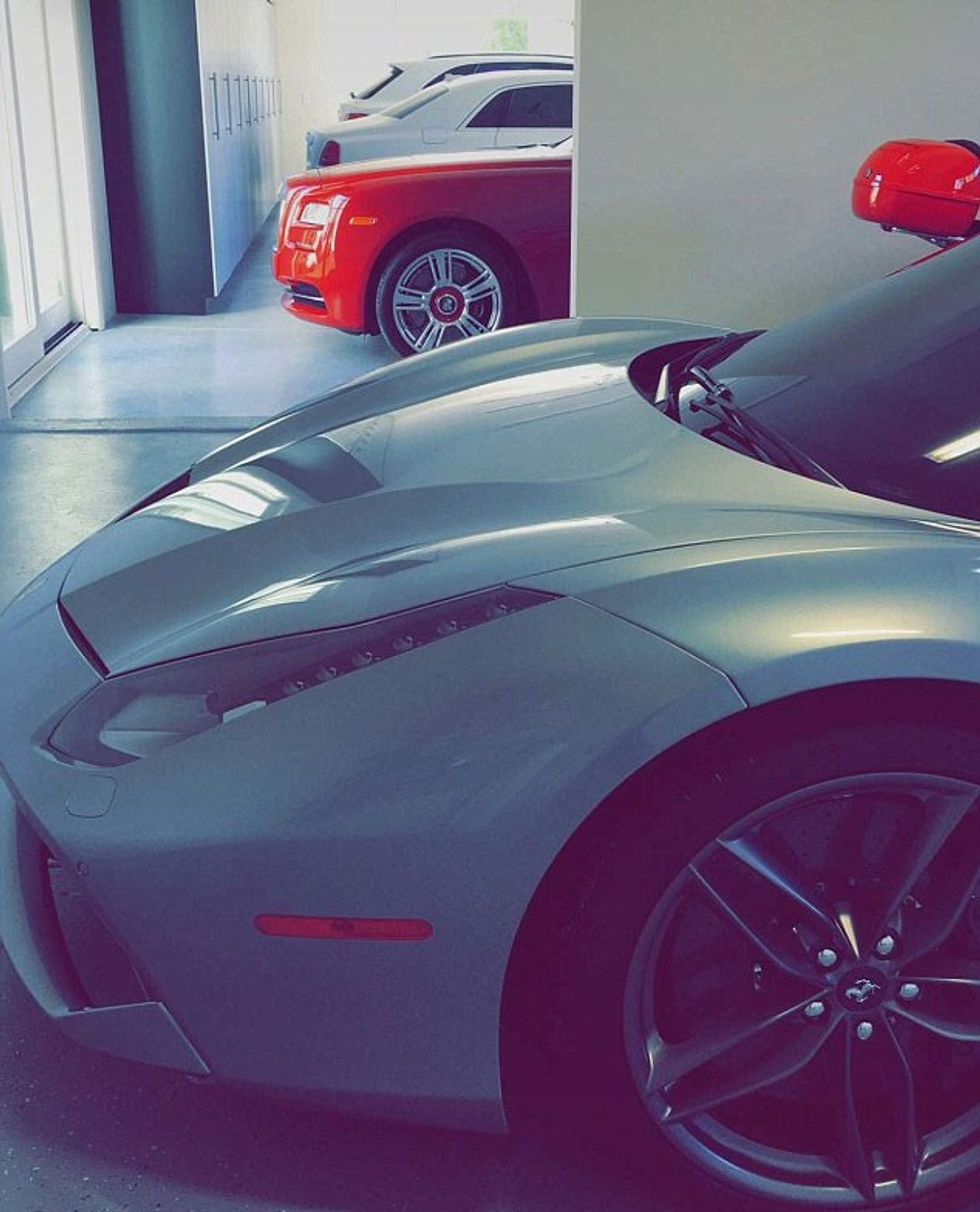 Kylie kishte dalë të blejë veturë