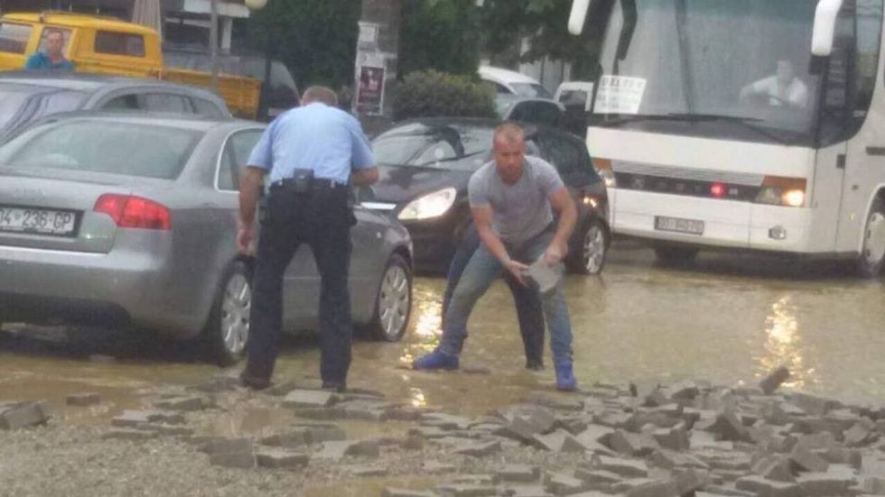 l2 1534404965 8856827