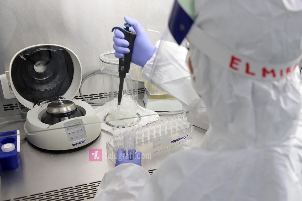 Laboratoret per COVID 19 ne IKSHPK foto Ridvan Slivova 69
