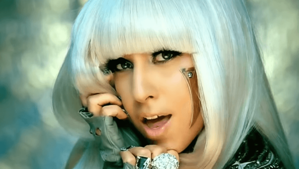 Kuptimi i fshehur i këngës “Poker Face” – për çfarë këndon në të vërtetë Lady Gaga