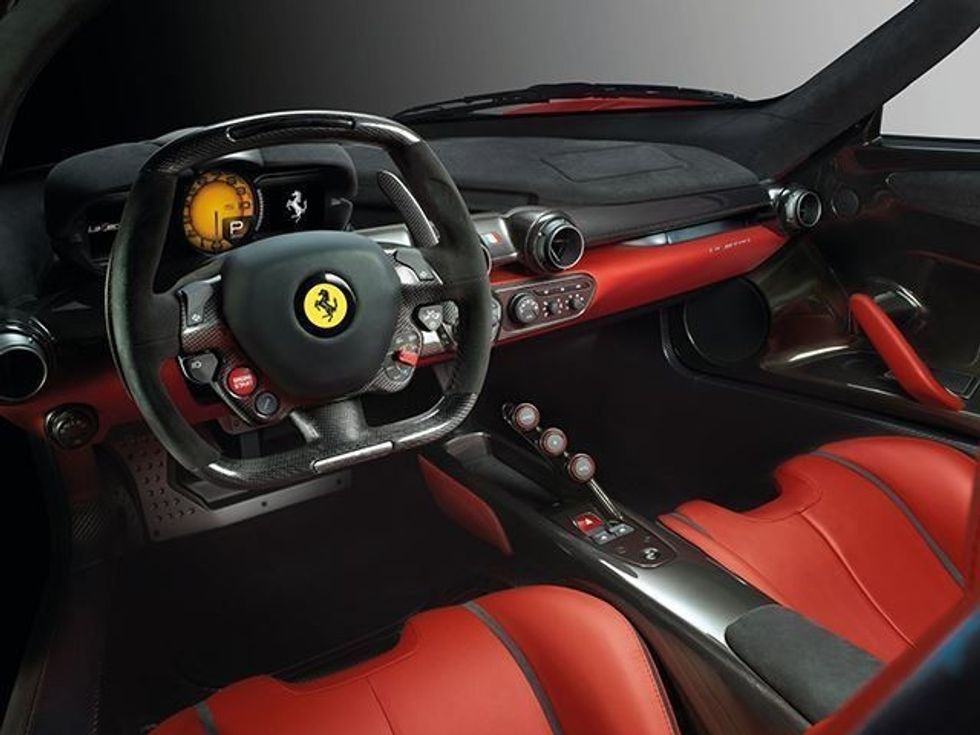 laferrari-i-pare-qe-ka-dale-nga-prodhimi-ne-shitje-per-dhjetemije-dollare-foto-6