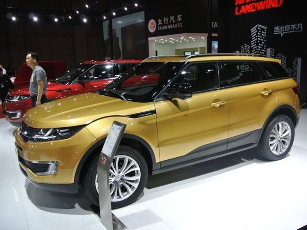Land Wind është imitimi kinez i veturës Land Rover Evoque foto 5
