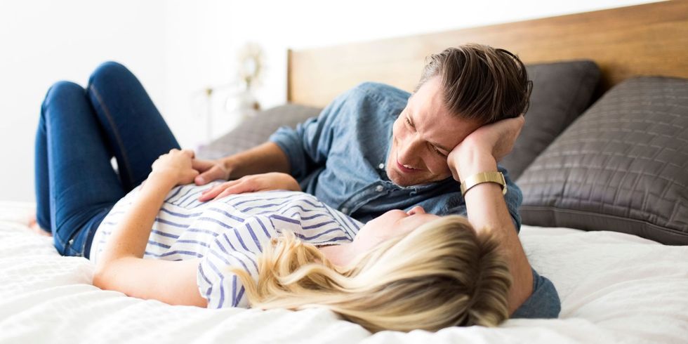 landscape-1452869608-couplebed