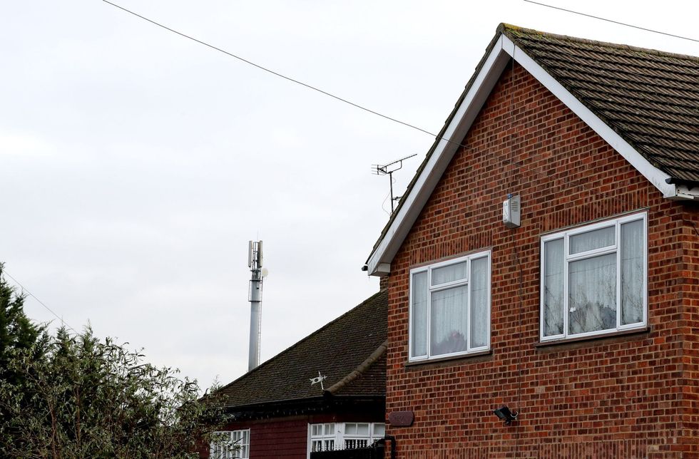 Largohen mbi 20 mijë ton mbeturina qe ishin hedhur ilegalisht ne nje lagje foto 3