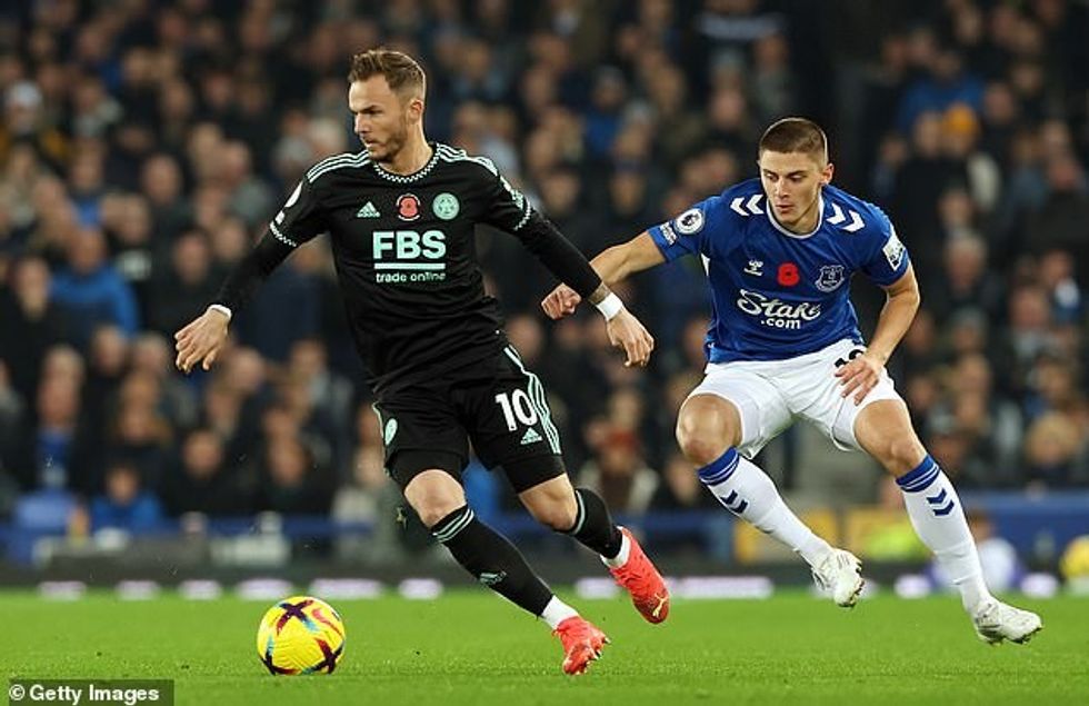 Leicester pritet të shmangë rënien, por Everton duket se do të bjerë për herë të parë në më shumë se 70 vjet.