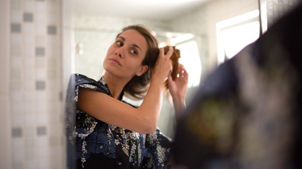 lenar abdrakhmanov devushka vzgliad volosy otrazhenie zerkal