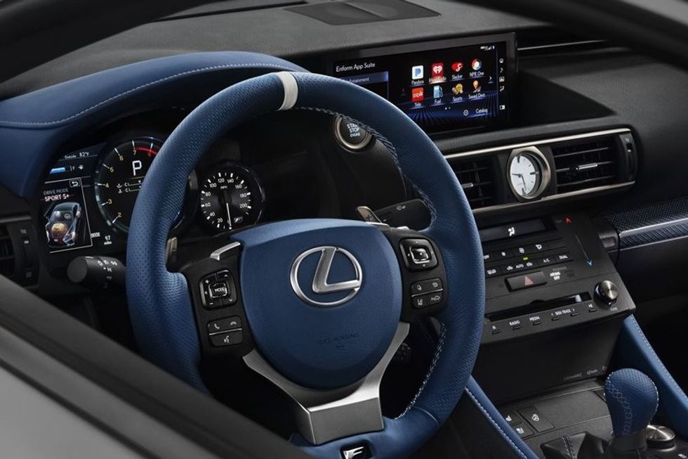Lexus foto 4