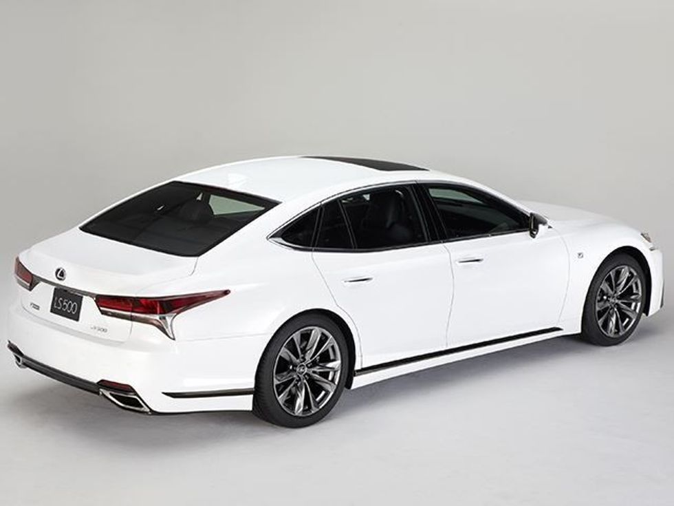 Lexus lanson modelin luksoz me te cilin rivalizon veturat gjermane foto 3